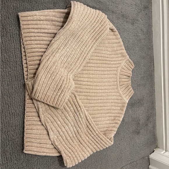 H&M Divided Ribbed Cream Top - Picture 3 of 3